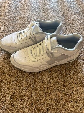 Under Armour White and Light Gray Men's Sneakers NWOT size 13
